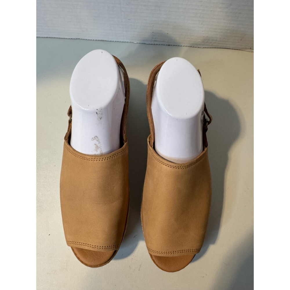 Timberland Sandals Women's Tan Size 9